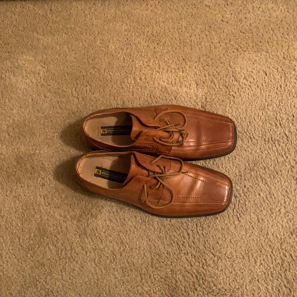Stacey Adams, size 9.5, tan tie up shoes